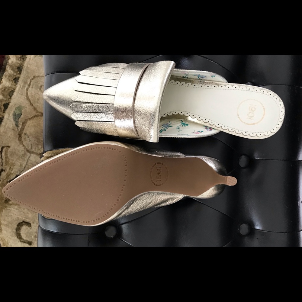 Gold metallic, beautiful mule